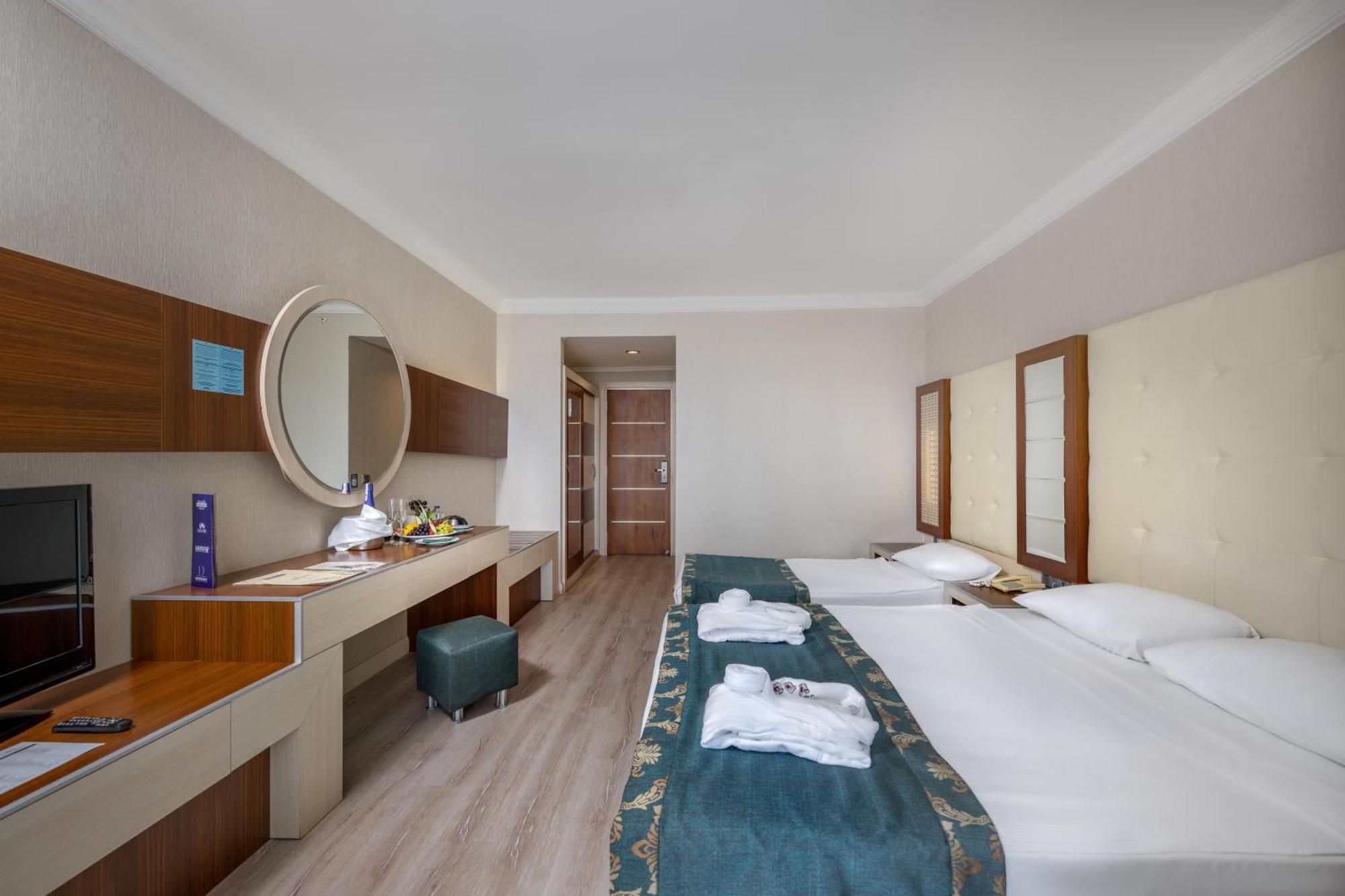 Beach Club Doganay Hotel Konakli Ngoại thất bức ảnh