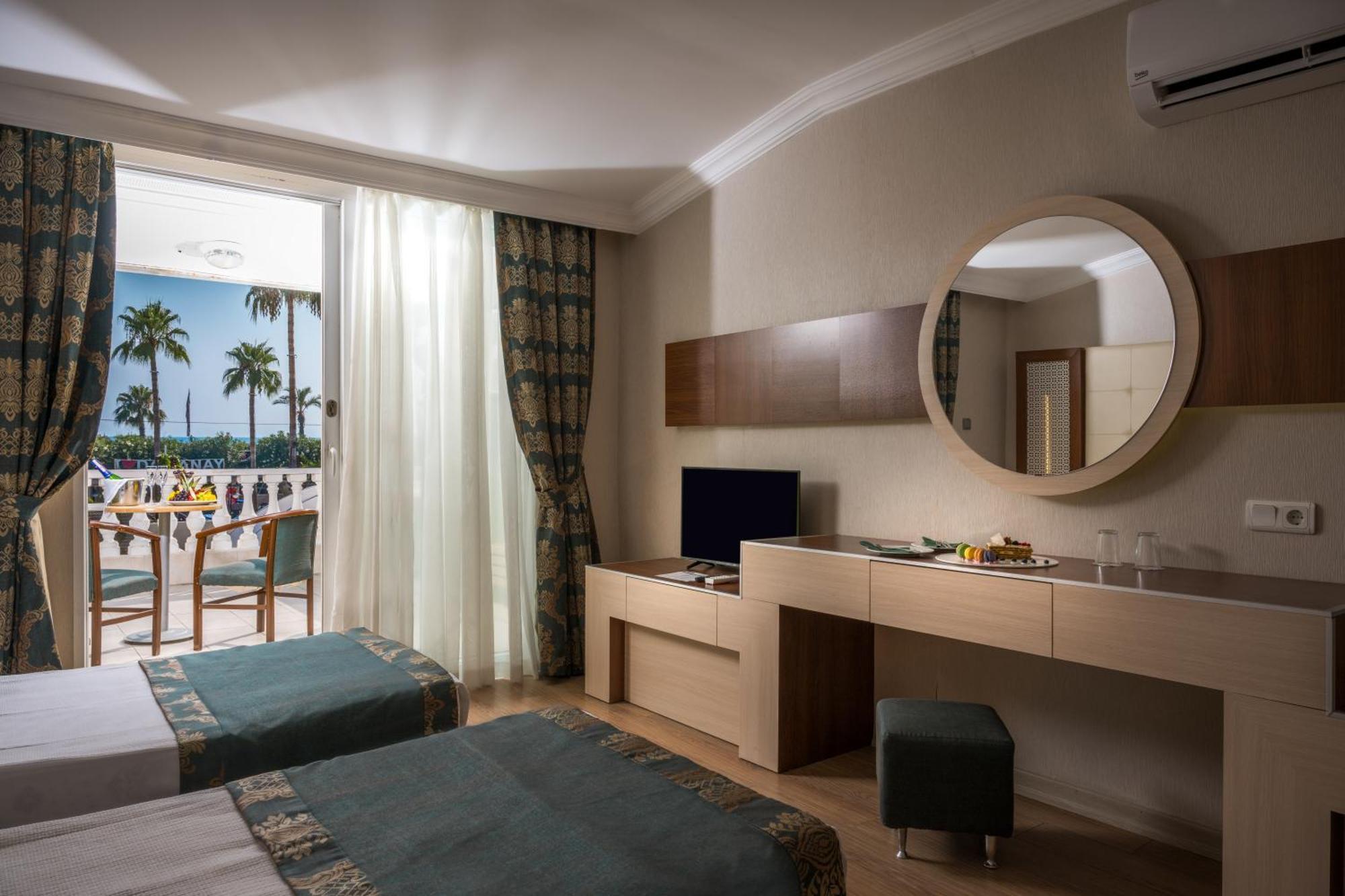 Beach Club Doganay Hotel Konakli Ngoại thất bức ảnh